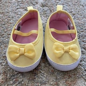 Yellow crib shoes